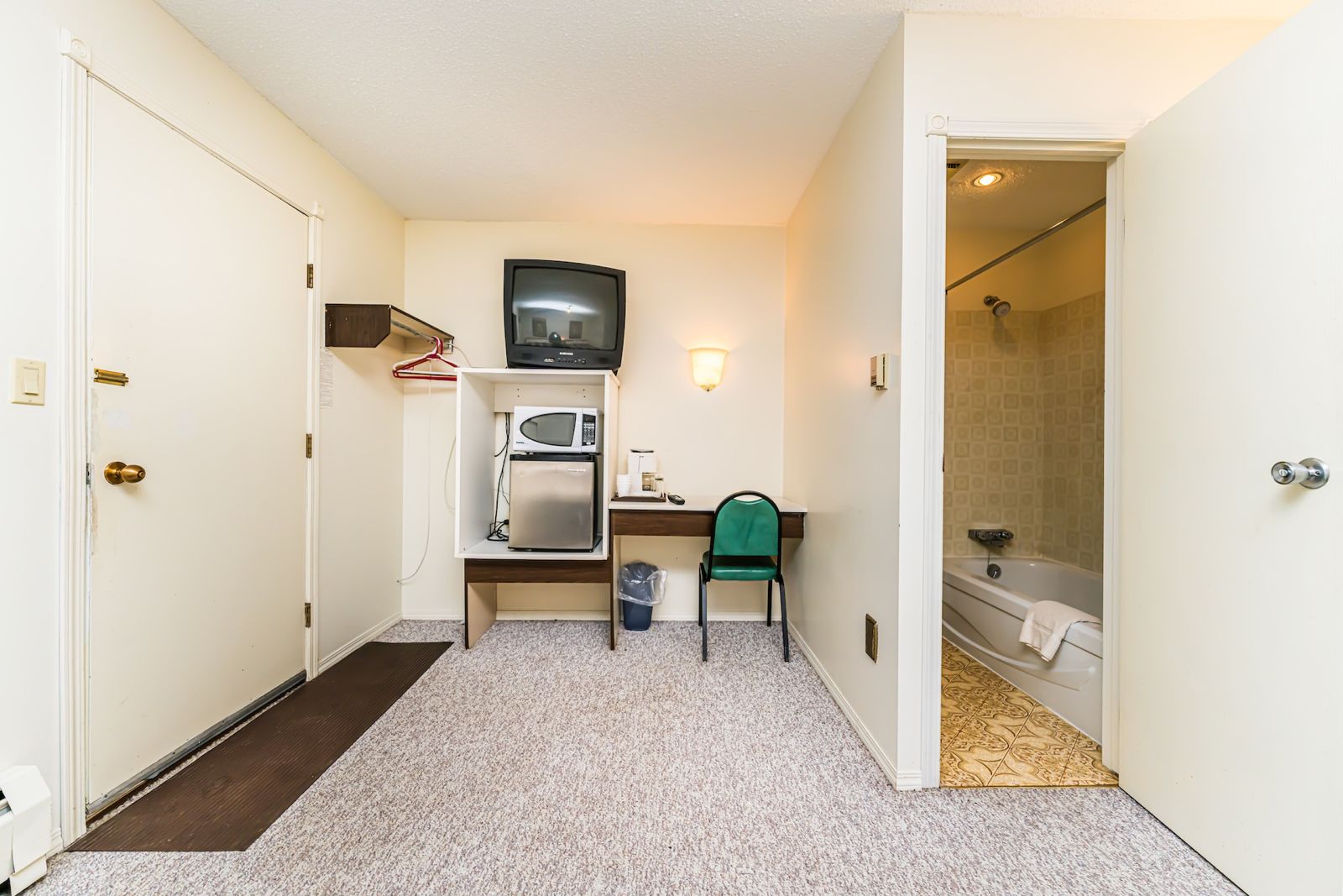 Room 03