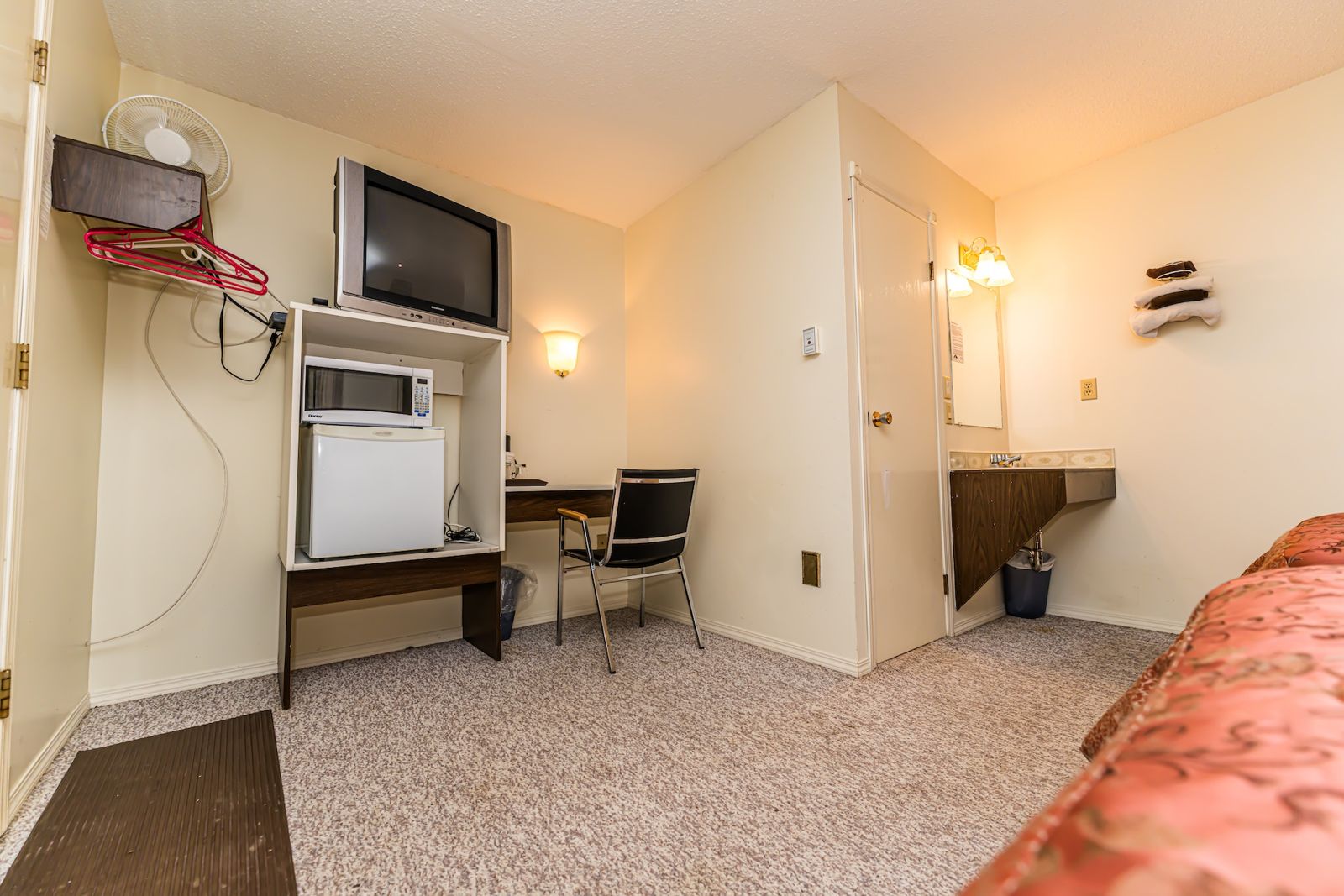 Room 02